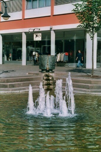 Brunnen Platz an der Lieser by eifel01