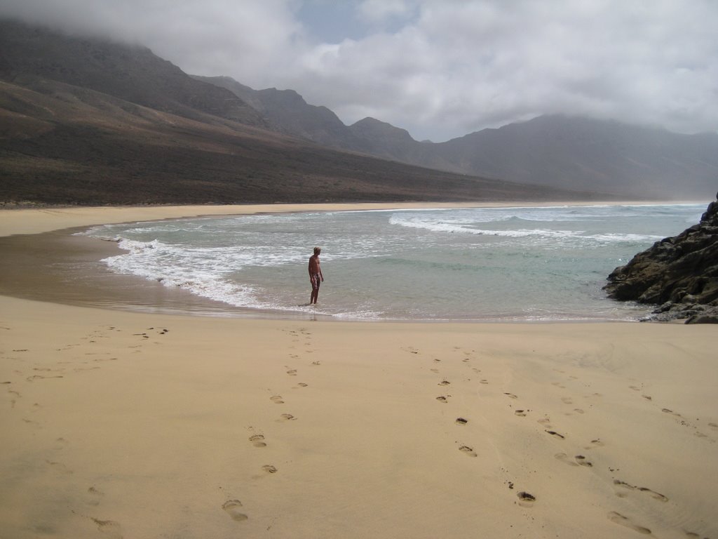 Wonderful beach ..::Ame&Kerol::.. by Amefuccino