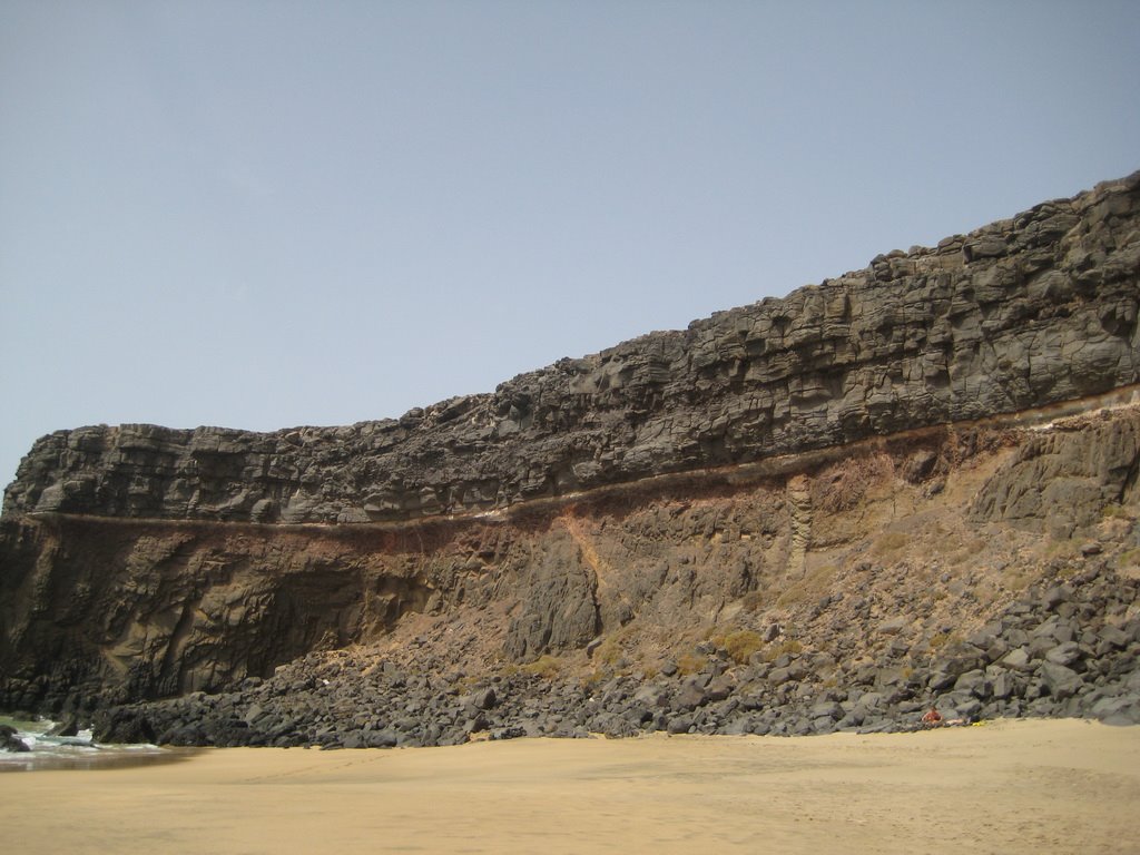 La scogliera di El Cotillo ci racconta la storia di Fuerteventura ..::Ame&Kerol::.. by Amefuccino