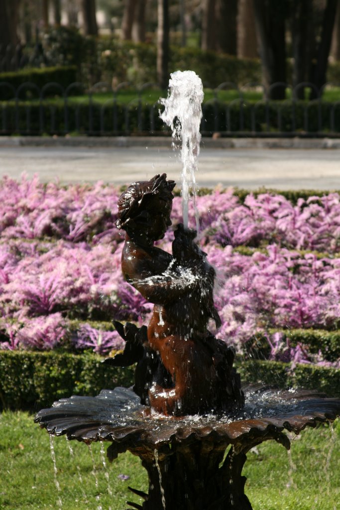 Fontana El Retiro by Luigi Apogeo