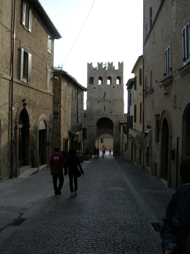 Montefalco (PG) - porta d'accesso by Angelo Tanzi