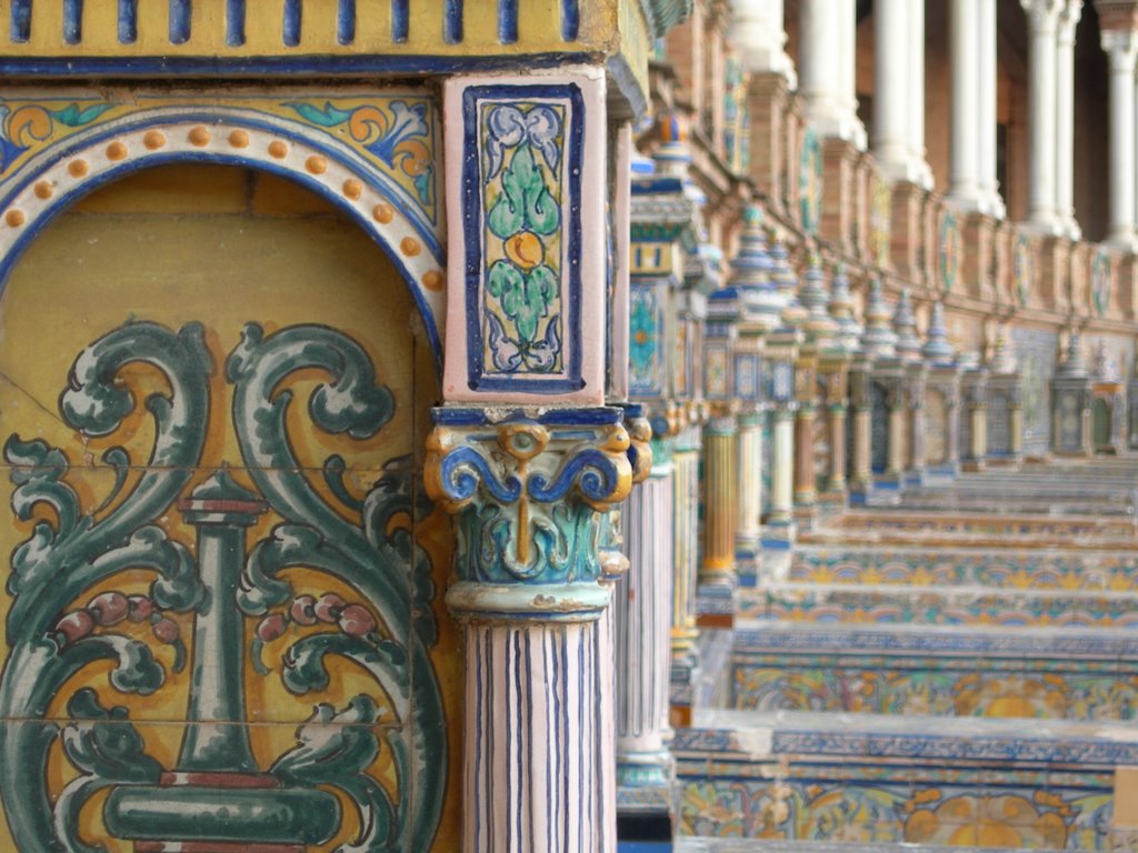 Ceramic benches of Plaza de Espana by Eric Medvet