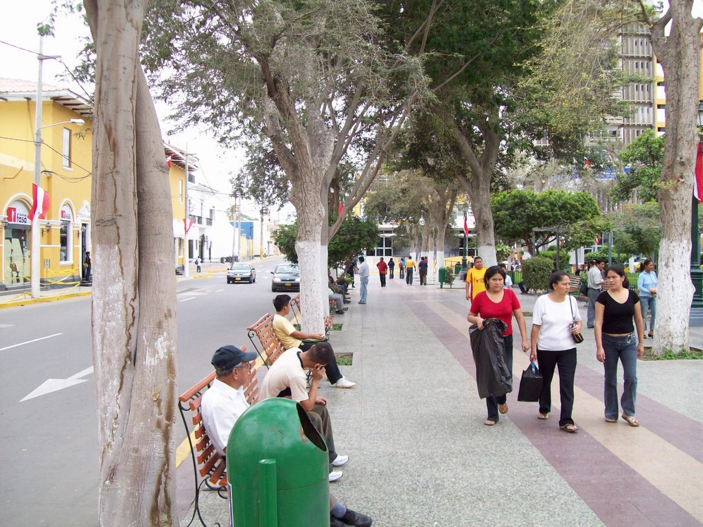 Toma desde la Plaza de Armas by Miguel Ángel Cardena…