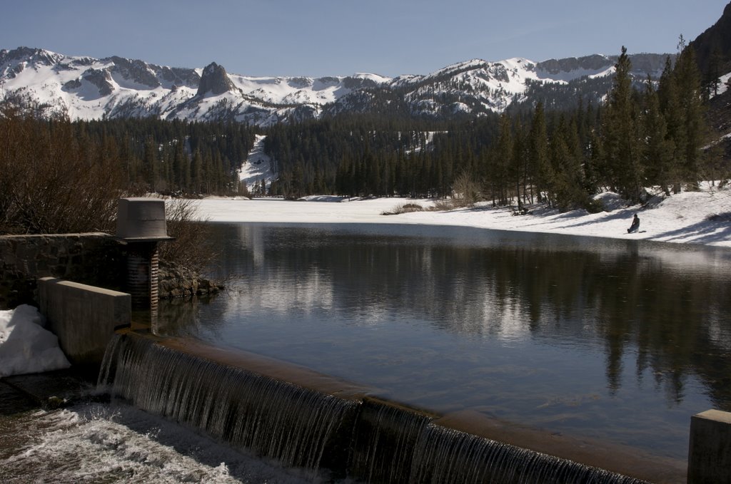 Scenery at Twin Lakes near Mammoth Lakes by Olav Haslemo