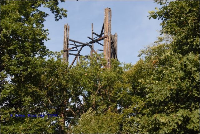 Aussichtsturm auf dem Atzelberg, am 05.08.2008 leider abgebrannt by Sven Rumbler