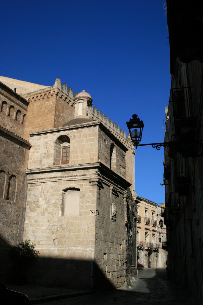 Taranto - near Duomo by Mario Marinoni