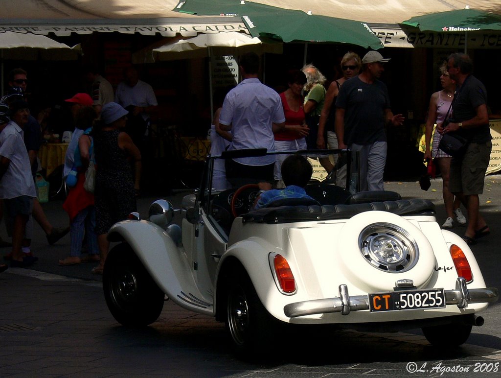 Street-life ... Taormina by Lohn Agoston