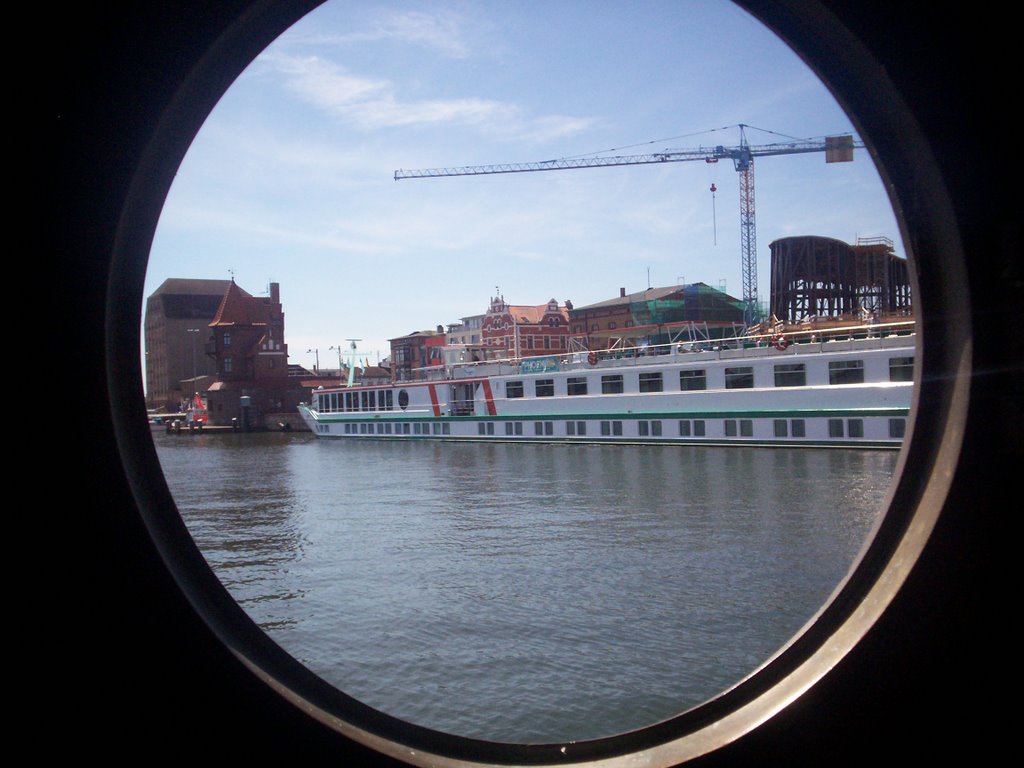 Aus dem Bullauge der Gorch Fock I by Holidayisin