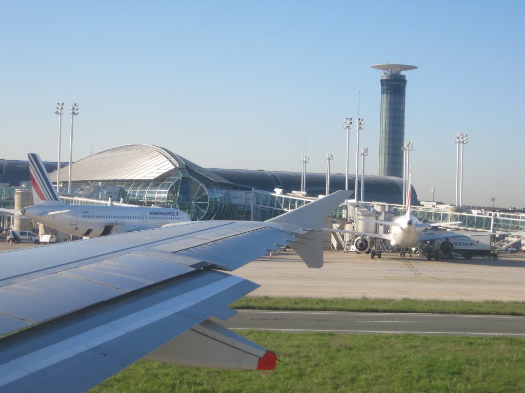 Airport Charles de Gaulle - Terminal 2F 20160418-03 by DutchNija