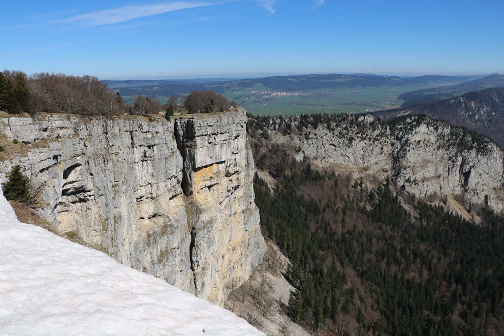 Creux du Van by Carsten Vollbrecht