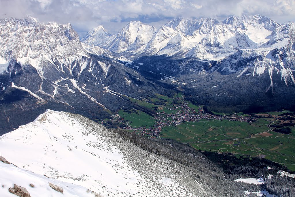 Ehrwald; Blick vom Upsspitze by feler 11