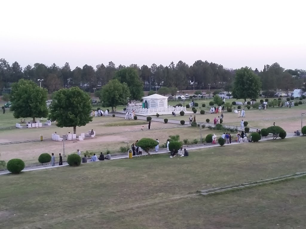 Zia ul Haq Tomb by Abdullah Nouman