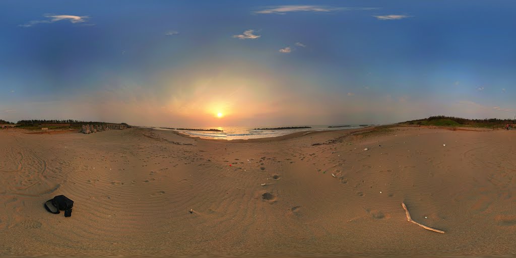 Ishikawa Beach Sunset 360 by Christopher de Arauj…