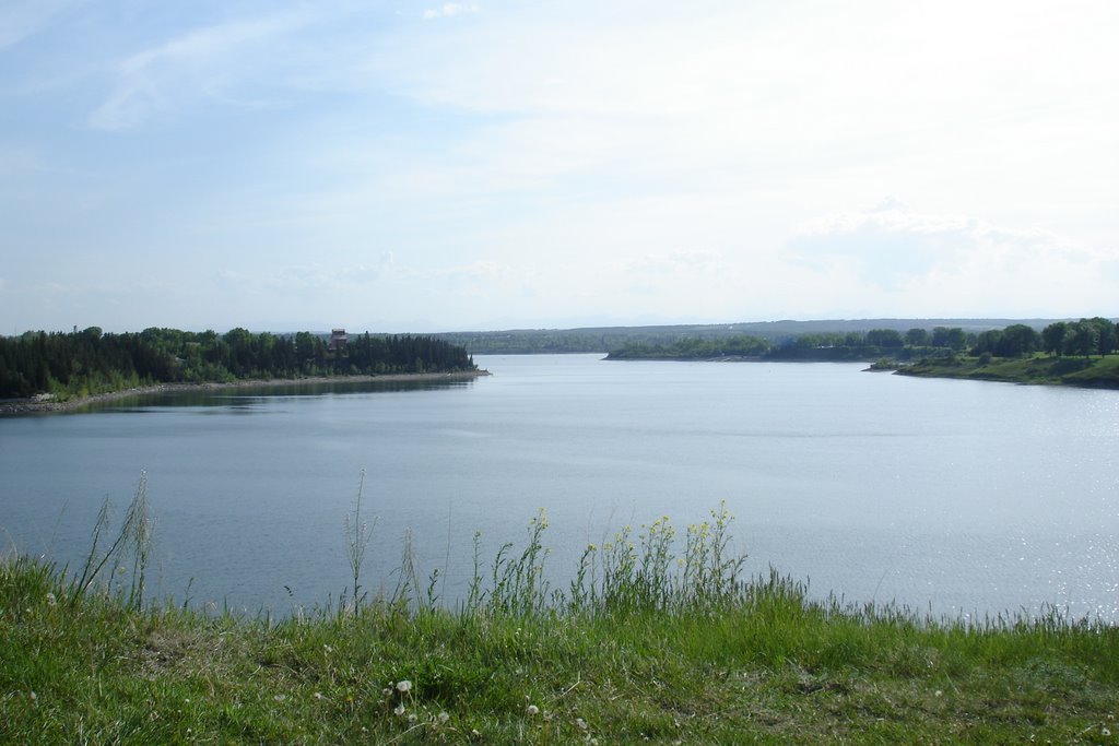 Glenmore Reservoir from Rockyview Pointe by roberto2112