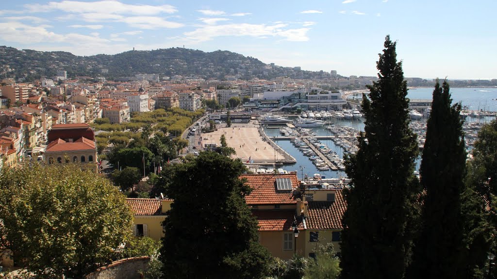 Le Suquet, 06400 Cannes, France by Sergei Sarychev