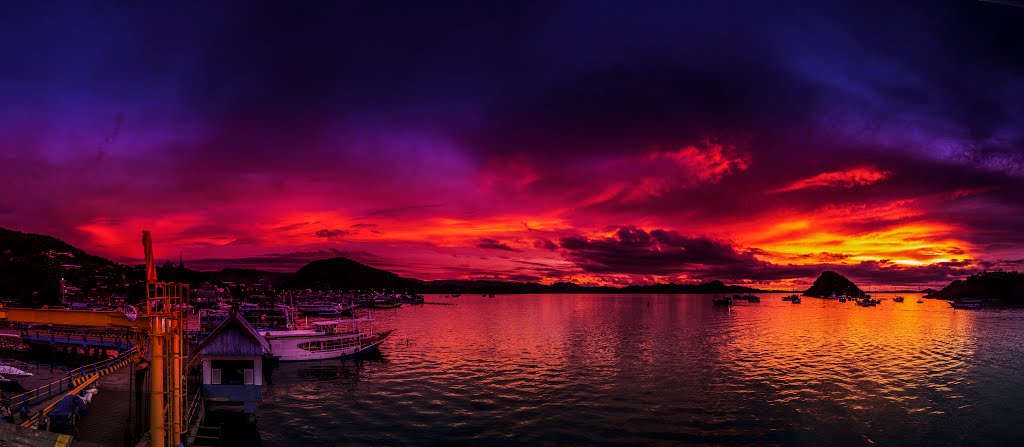 Lebuan Bajo , Flores . by Franz Posch