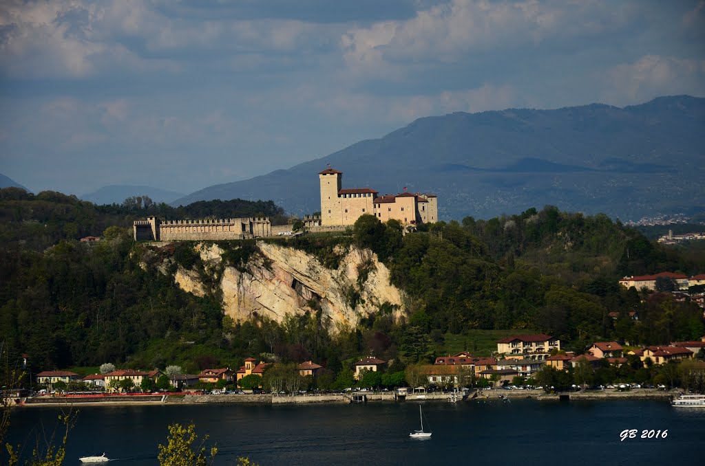 La Rocca di Angera by Gabriele Bistoletti