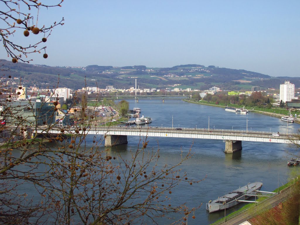 Danube in Linz by Anuar T