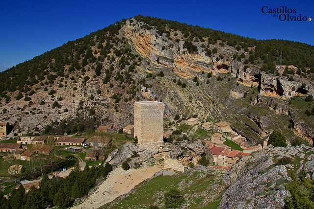 Torre de Chaorna (Castillos del Olvido) by Pedro Ma Vargas Arév…