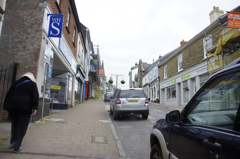 Fore St, Kingsbridge, Devon by Paul HART