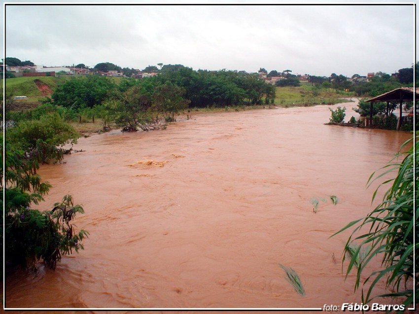 Cheia dos Ribeirões Itapetininga by Fábio Barros