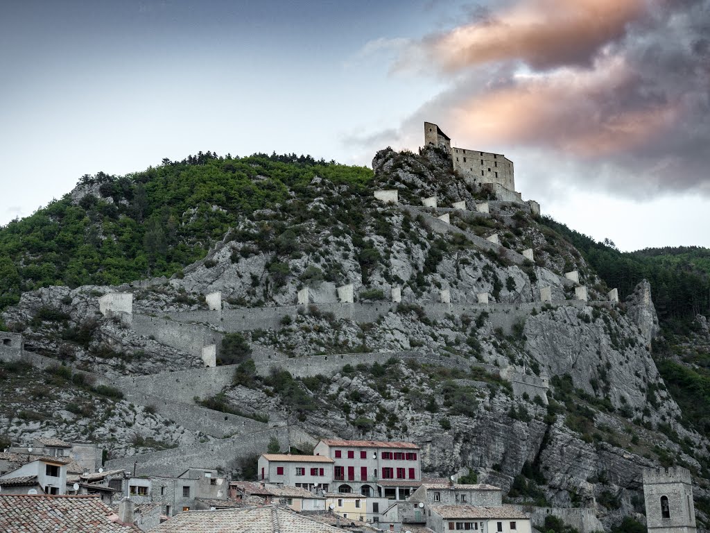 Entrevaux Haute Provence by Sebastian Splinson