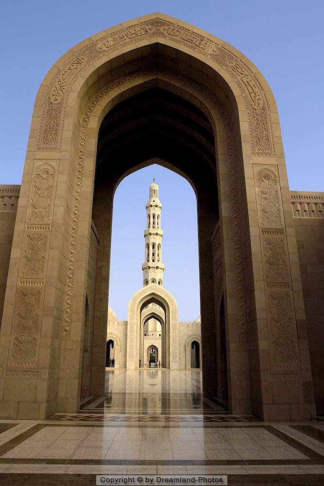 Grosse Sultan Qabus Moschee in Muscat, Oman by Xaver Bühlmann