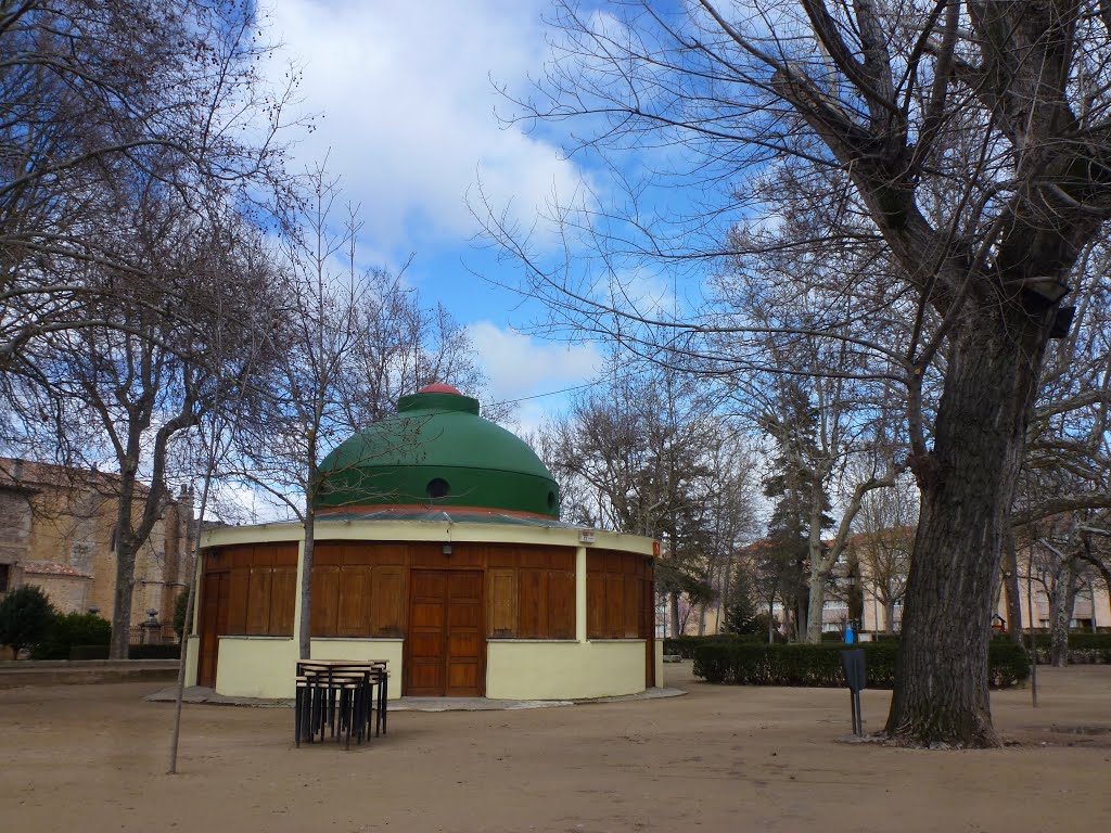 KIOSKO "EL TRIUNFO".SIGÜENZA. GUADALAJARA. SPAIN. by carlos cuerda damas