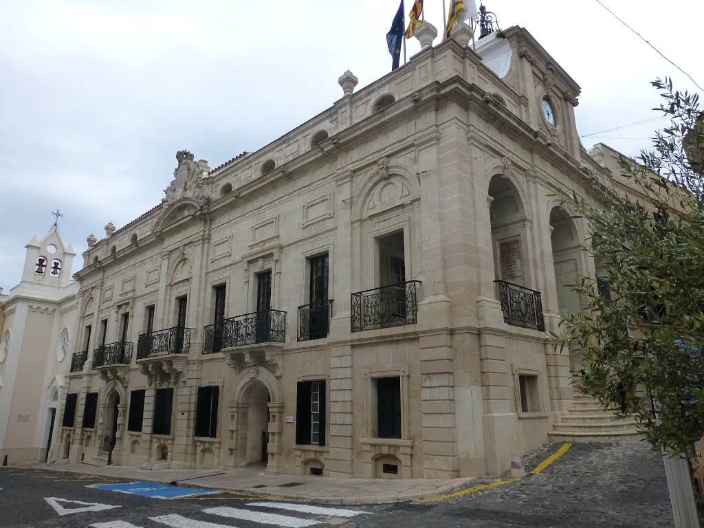 Ayuntamiento de Mahón by Siro M.