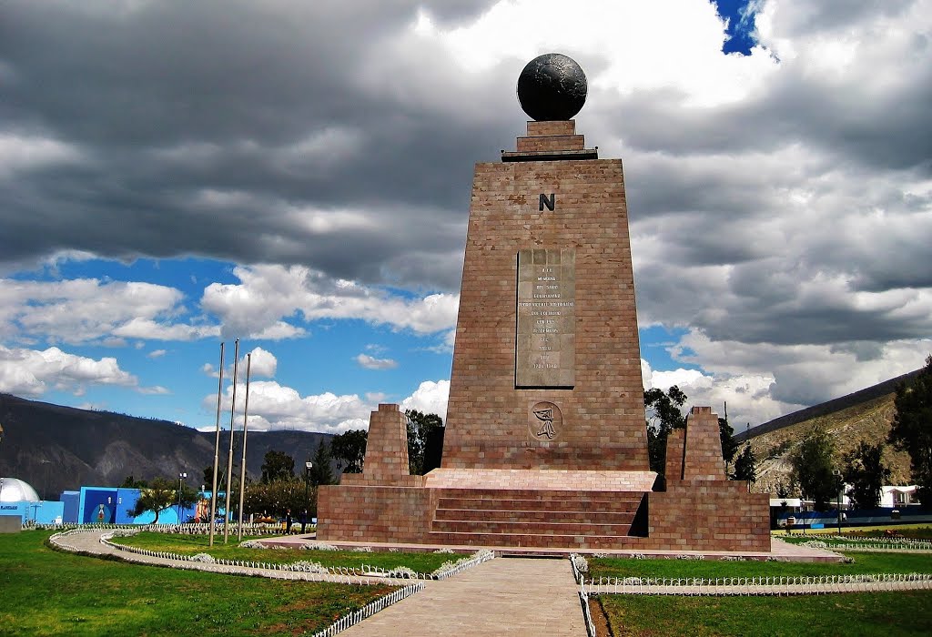 Ciudad Mitad del Mundo, Ecuador. by Pedro Sept