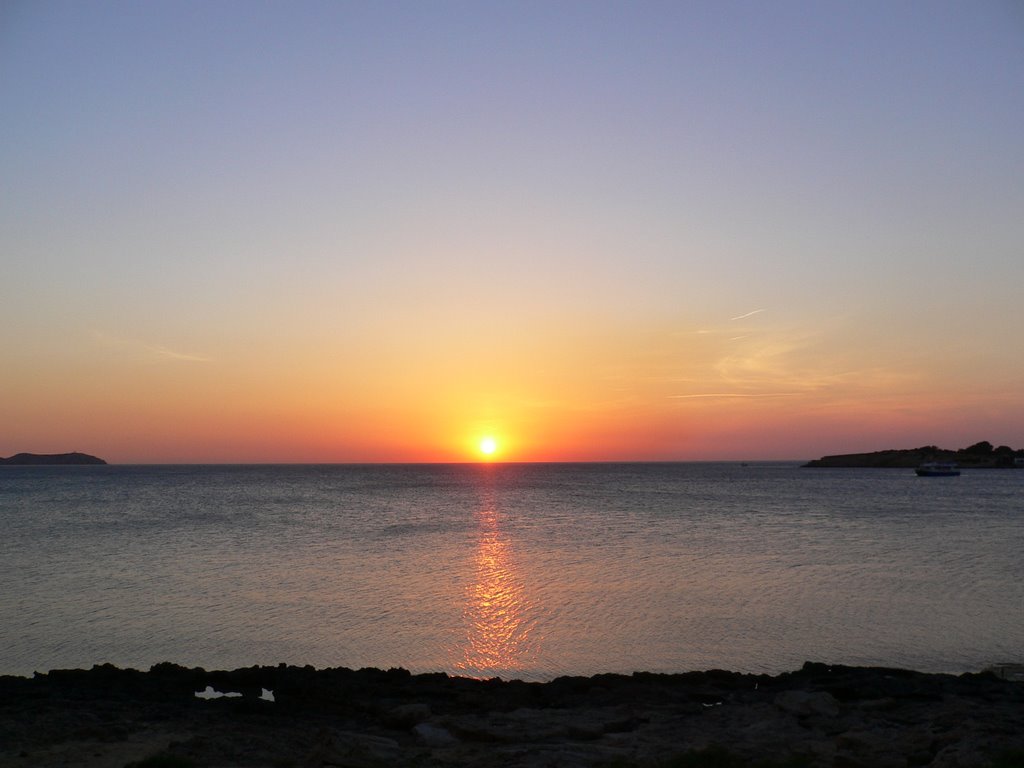 Atardecer en San Antonio, Ibiza by Aurelio de Céspedes