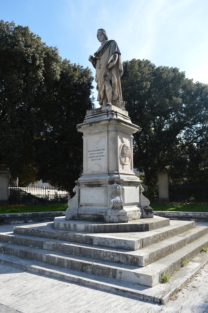 Statua di Nicolò di Liberatore by Geo S