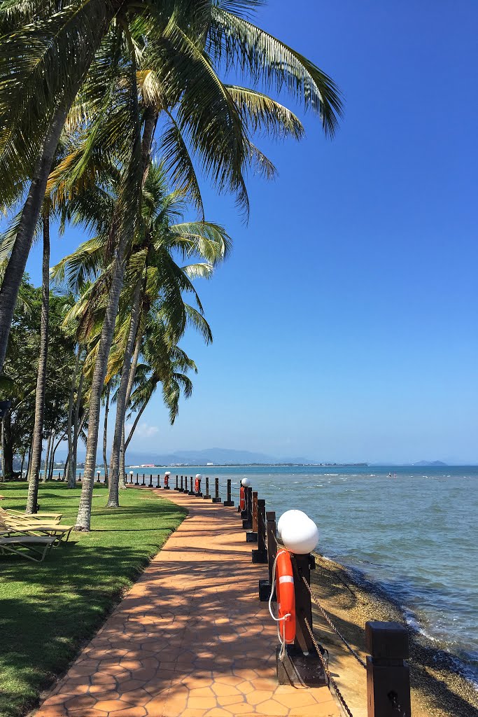 Kota Kinabalu, Sabah, Malaysia by Chun Xu