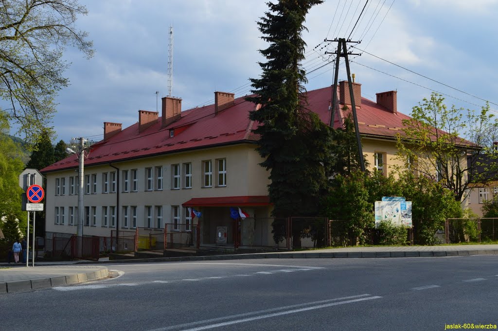 Szymbark (pow.gorlicki) - Szkoła Podstawowa im. Św.Jana Pawła II w Zespole Szkół by Kazimierz Wierzba