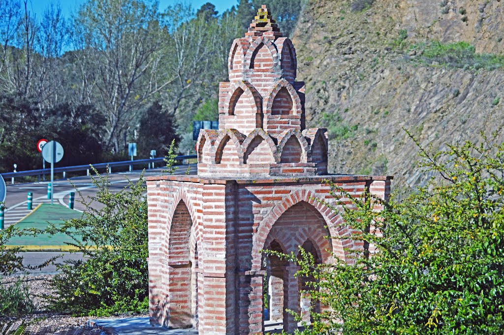 Réplica del Templete Árabe del Claustro del Monasterio de Guadalupe by Manuel López Gutiérr…