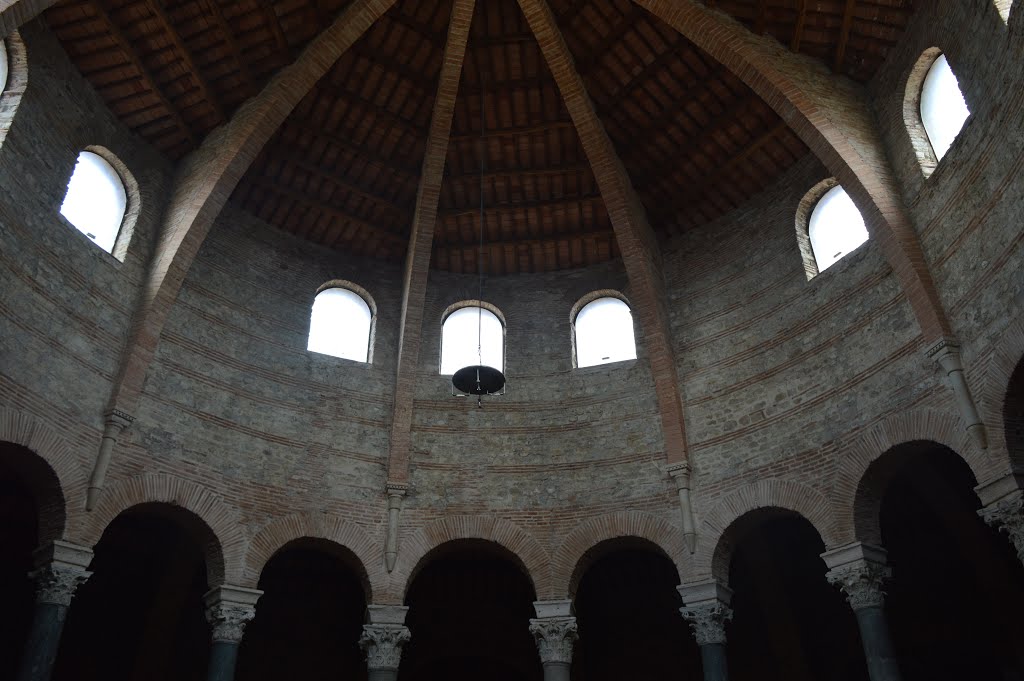 Interno del Tempio di Sant'Angelo by Geo S