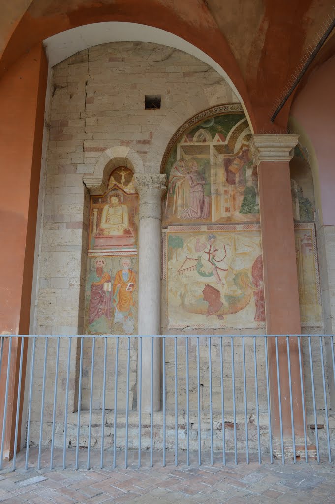 Affresco nel chiostro della Basilica di San Pietro by Geo S