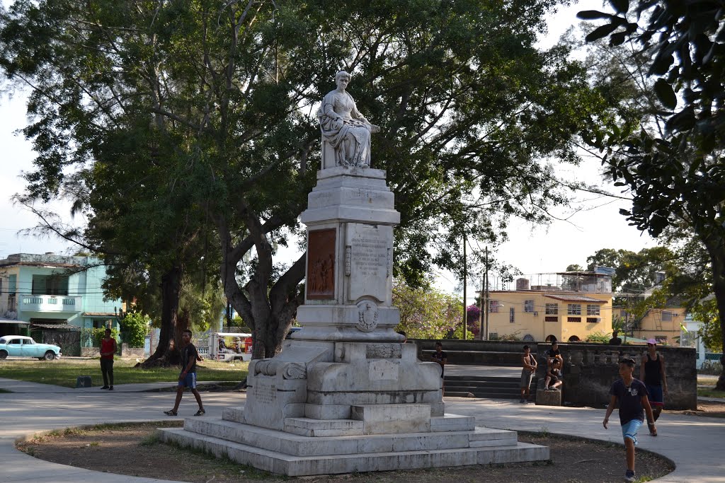 "MONUMENTO EMILIA DE CÓRDOBA Y RUBIO" (1920) OBRA DE ETTORE SALVATORI. LA VÍBORA. by CÉSAR O. GÓMEZ LÓPEZ