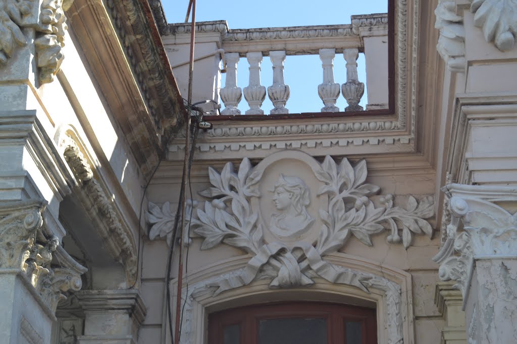 ART NOUVEAU. SIMBIOSIS EN CASA ECLÉCTICA DE CALLE SAN MARIANO ESTE, LA VÍBORA. by CÉSAR O. GÓMEZ LÓPEZ