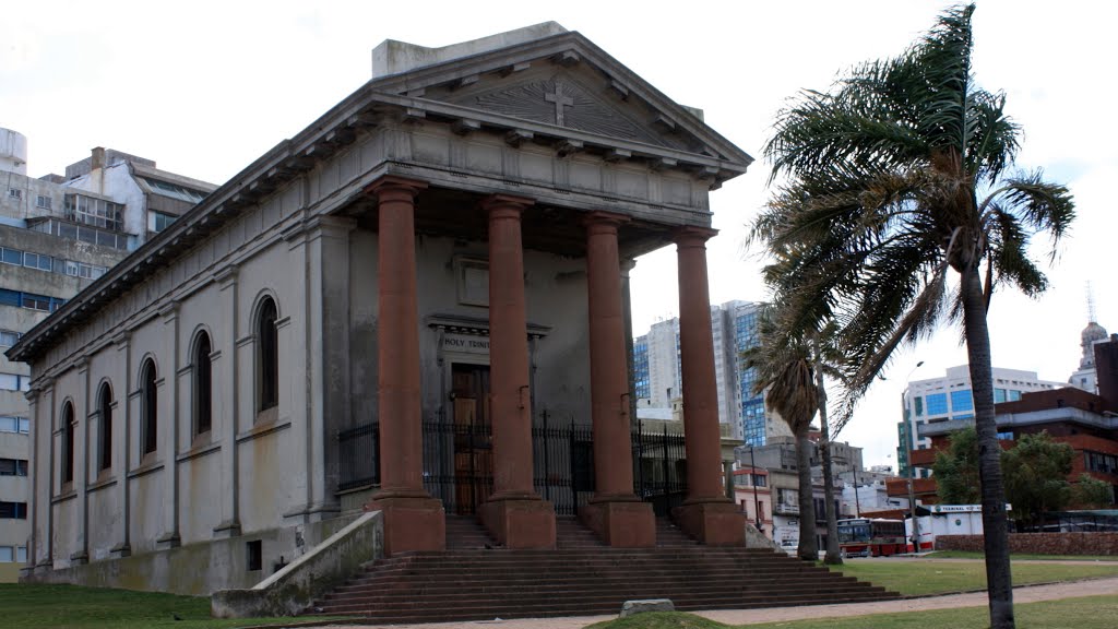 Historias de la Ciudad Vieja. Templo Inglés. Calle Reconquista esquina Camacuá, Rambla Sur, Montevideo, Uruguay. by hector.tierno