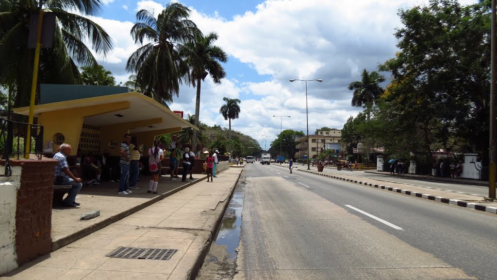 Avenida de Rancho Boyeros. by Mayte Moya