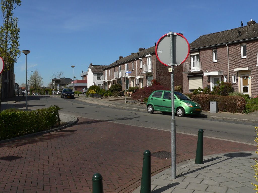 M-t-b route nuth-voerendaal pijl 06 aan verkeersbordpaal naast kapelle by walterskrutser