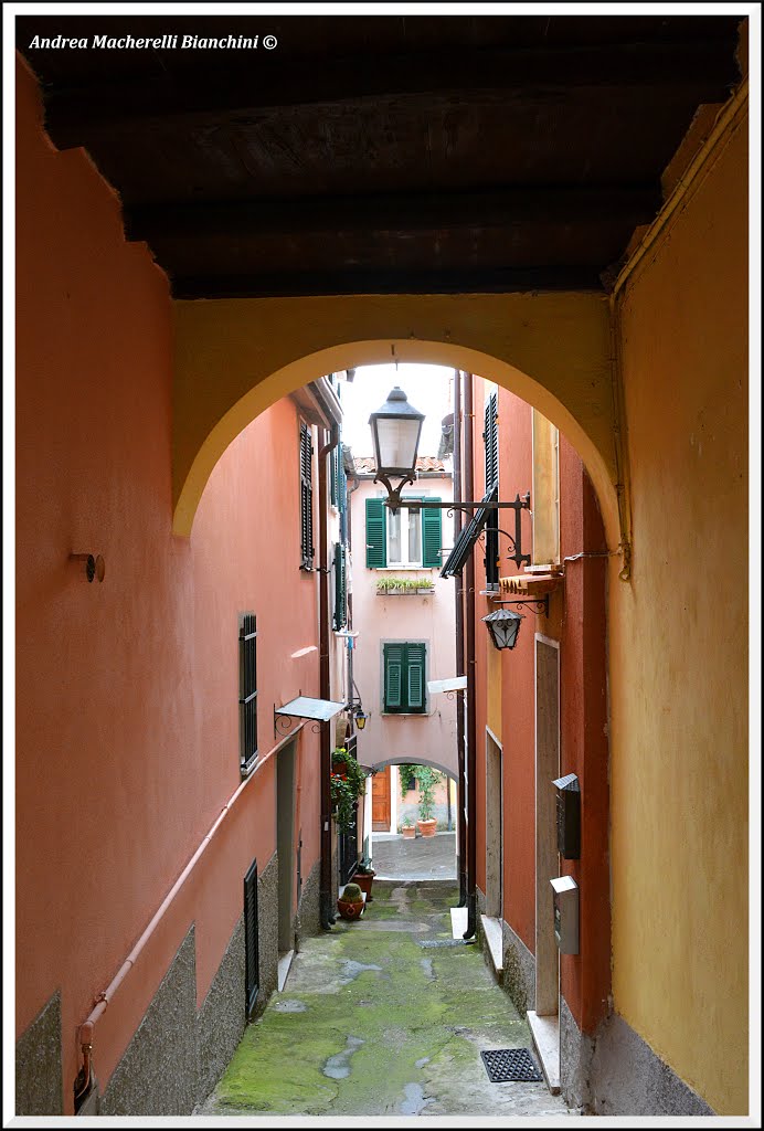 CASTELNUOVO MAGRA (SP), un vicolo by Andrea Macherelli Bi…