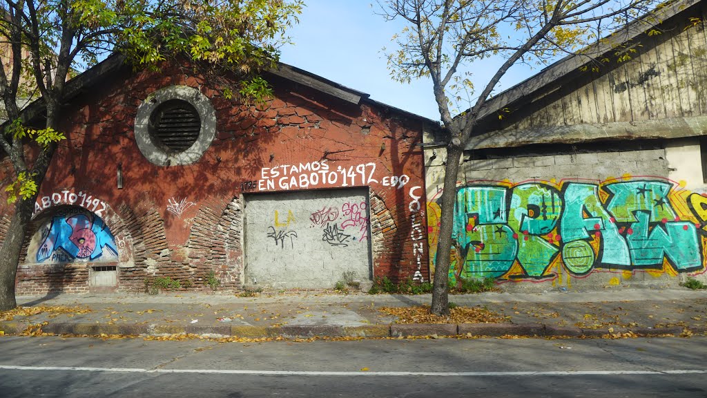 Magallanes esquina Galicia, Montevideo by Carlos Capelan