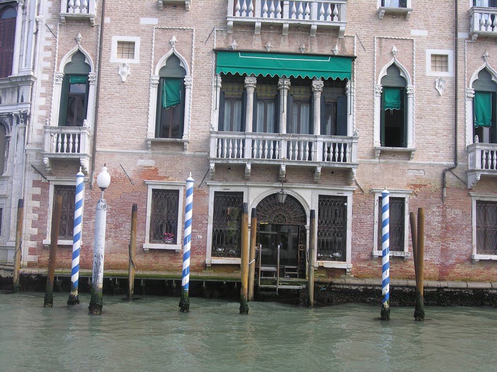 Venezia-Murano-Burano, Venezia, Italy by Lothar John