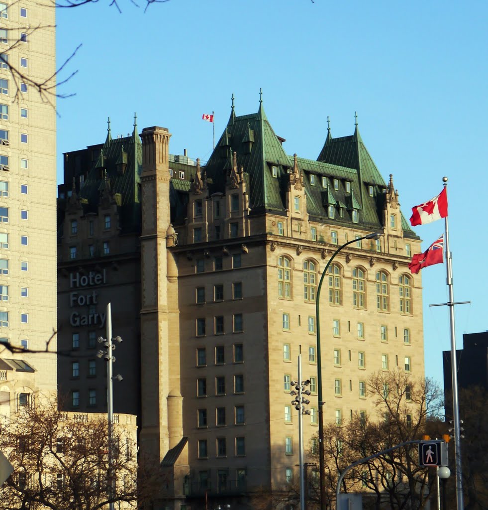 Hotel Fort Garry by Albert Riezebos