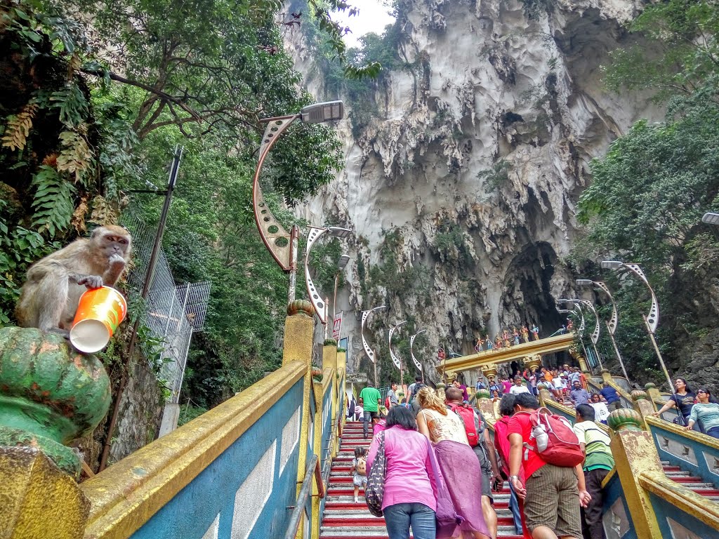 Batu Caves, 68100 Batu Caves, Selangor, Malaysia by Yerik Liou