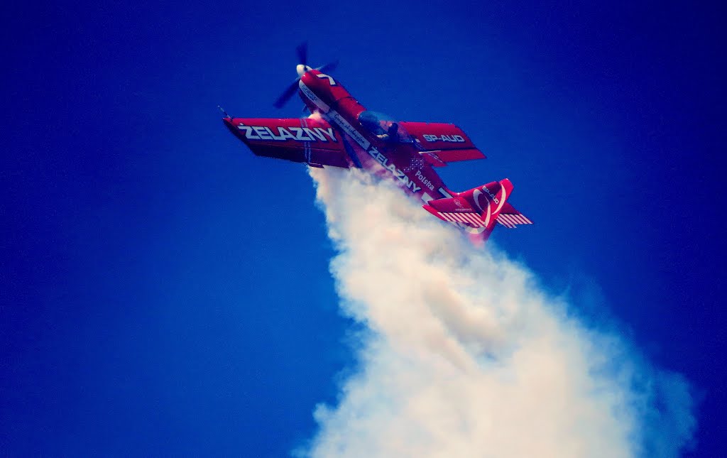 Air show - Kraków - ''Żelazny'' Group aerobatics by WWiesiek