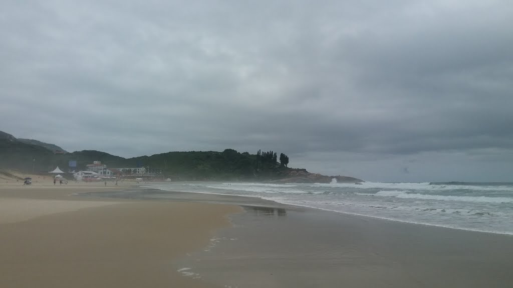 Praia da Joaquina by Gabriel Alegro