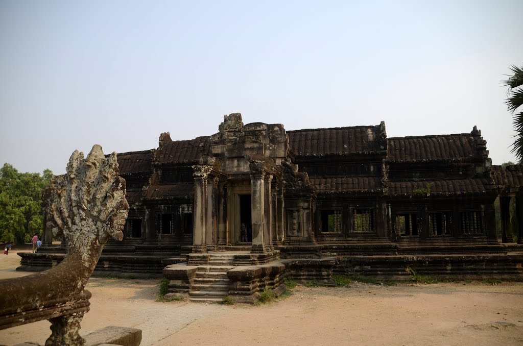 Sangkat Nokor Thum, Krong Siem Reap, Cambodia by Tang Ruixun